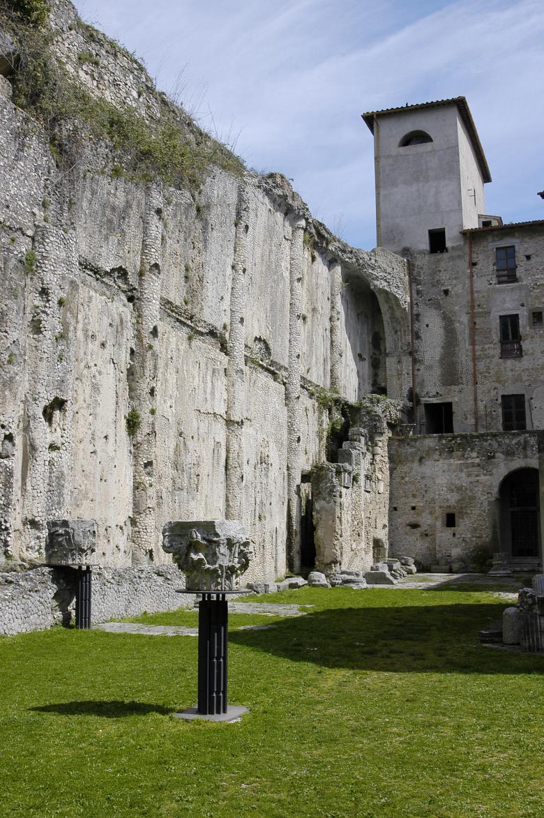 Area Basilica Romana - lato Aula Absidata